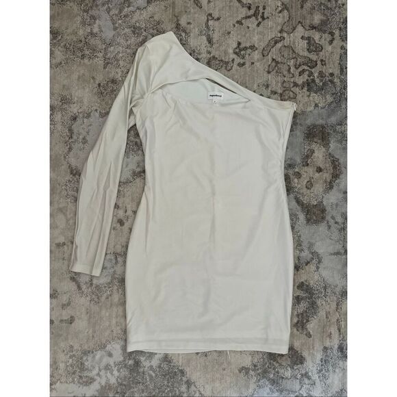 Superdown Erika Cut Out Dress - Picture 2 of 6